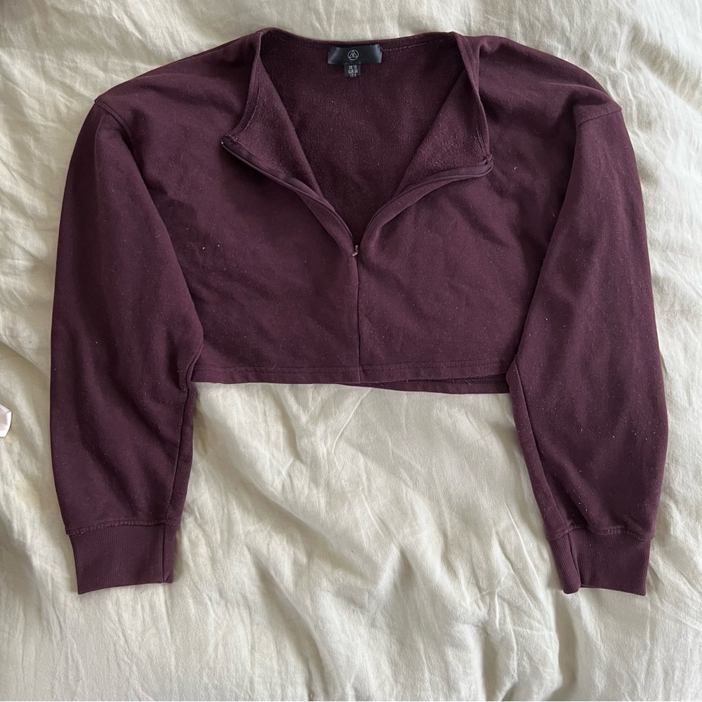 Cropped burgundy pull over